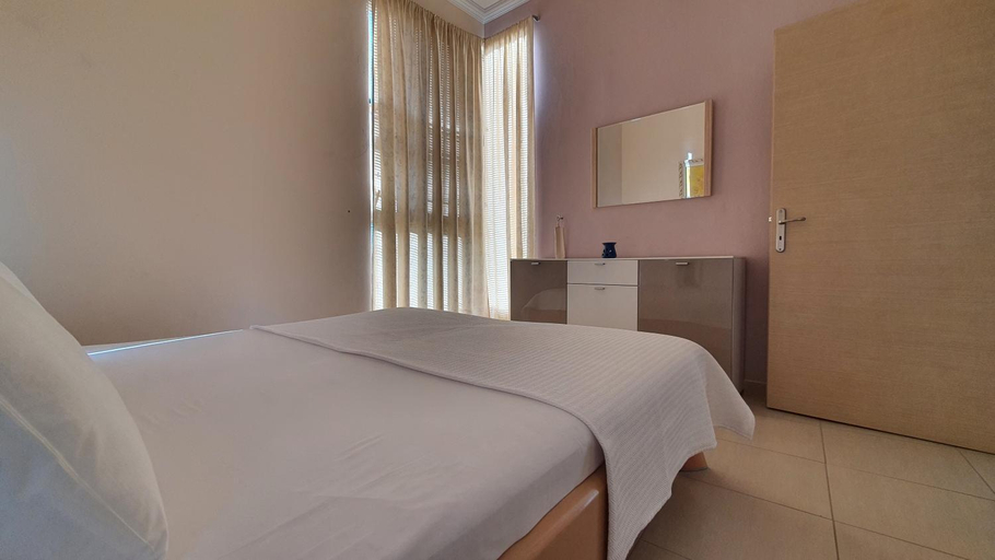 Bedroom 2, Melissa Apartments, Sarandës