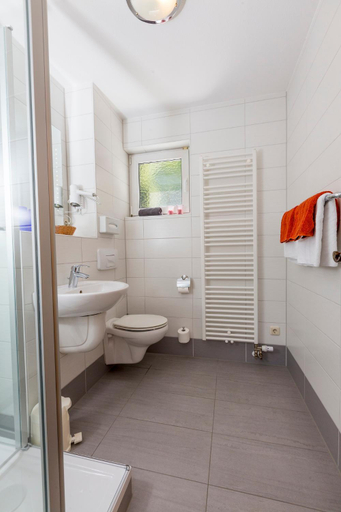 Bathroom 5, Hotel Waldmuhle, Erzgebirgskreis