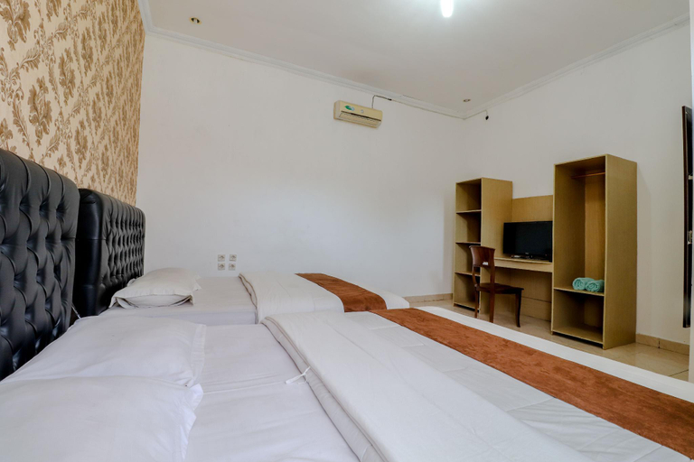 Bedroom 13