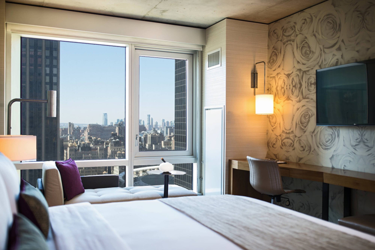 Bedroom 3, Renaissance New York Midtown Hotel, New York