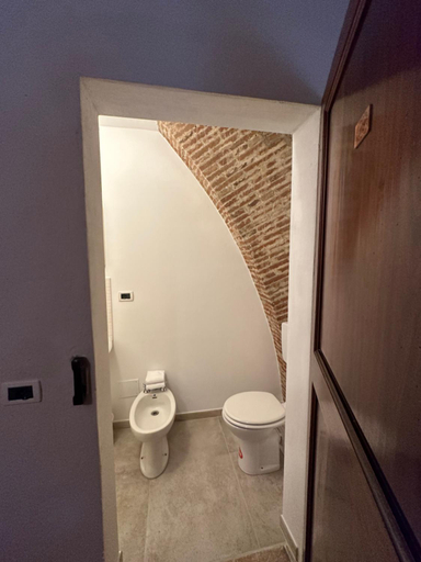 Bathroom 16