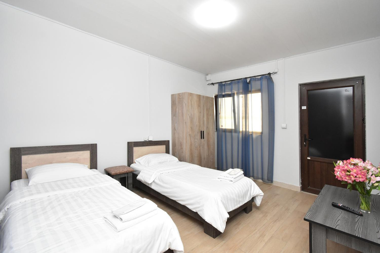 Bedroom 2, Ar & El