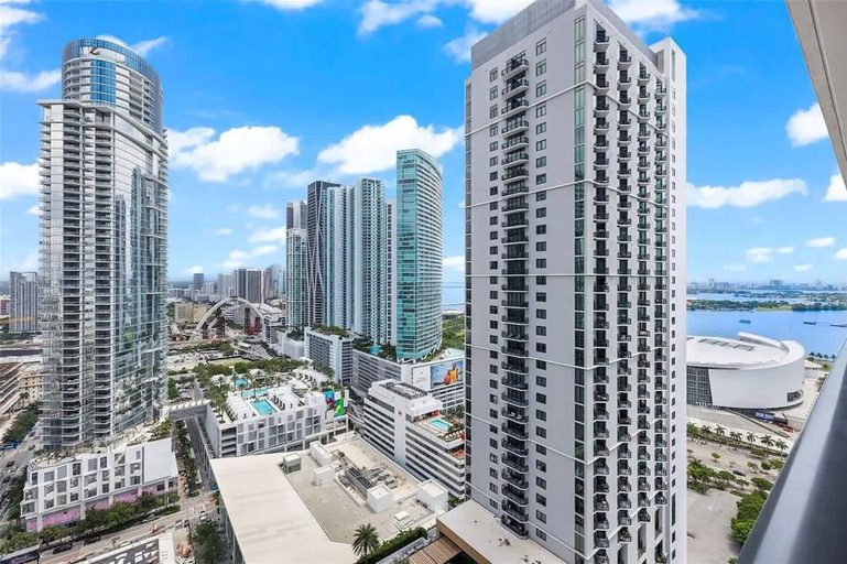 Room 4, Luxury 2br-2bth Balcony Pool, Miami-Dade