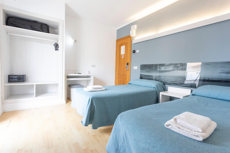 Bedroom 2, Hotel Raxa, Baleares