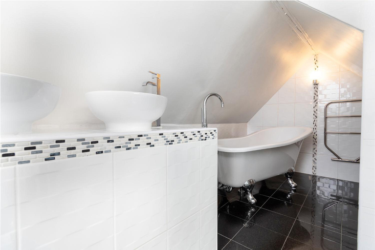 Bathroom 3, Clontarf Hotel, Conwy