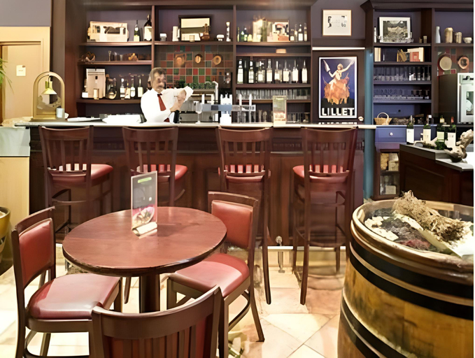 Food & Drinks 3, B&B HOTEL Bordeaux Merignac Cadera Aeroport, Gironde