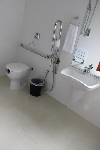 Bathroom 4, Vertentes Suites Hotel, Conselheiro Lafaiete