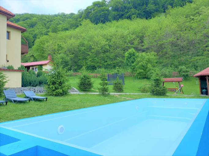 Sport & Beauty 2, Pensiunea Castania - Pensiune cu piscina la munte, Polovragi