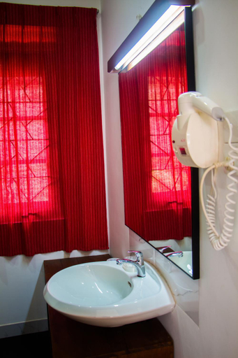 Bathroom 3, Hotel La Felicita, Weligama