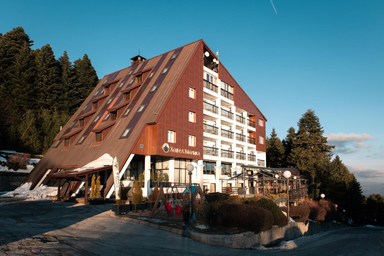 Others 4, Hotel Molika
