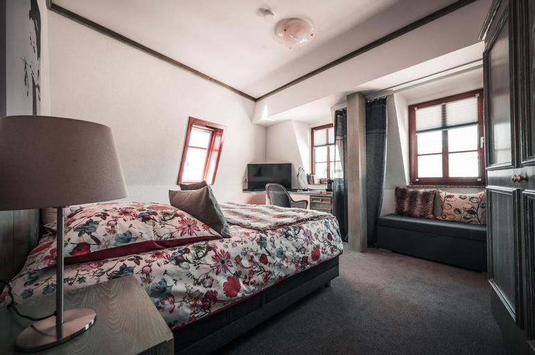 Bedroom 12