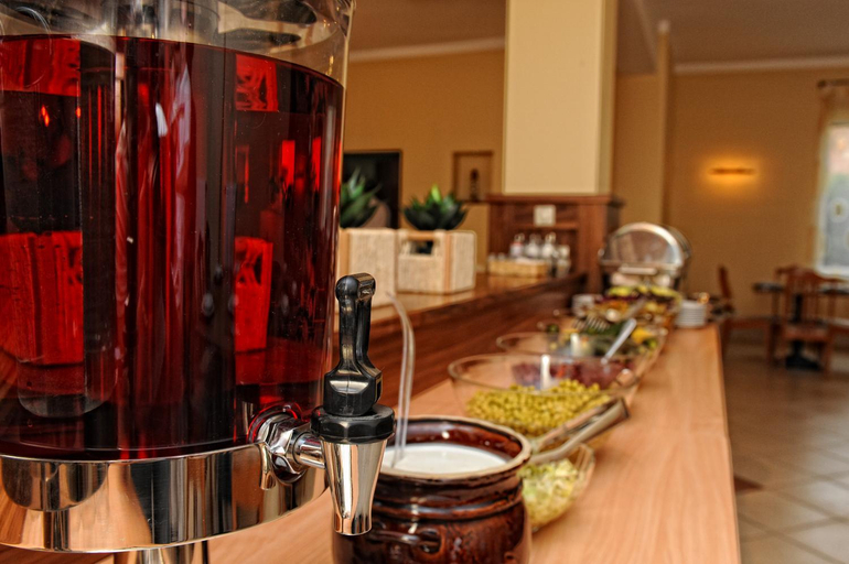 Food & Drinks 2, Alcest z widokiem na morze, basenem,, Gryfice
