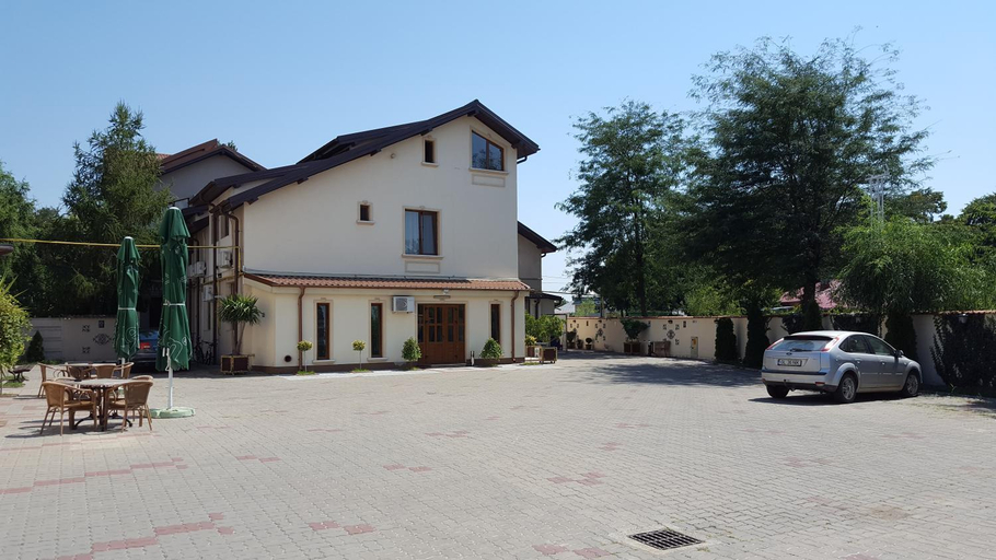 Others 4, Pensiunea Romeo Tecuci, Tecuci