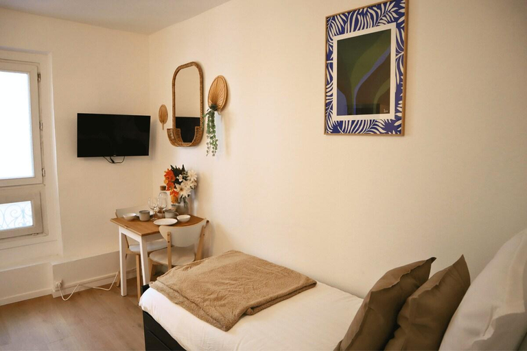 Others 3, Charmant Appartement à Paris 2P, Paris