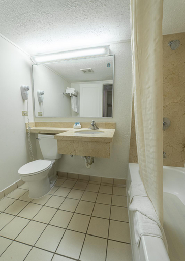 Bathroom 5, Irazú Hotel & Studios, San José