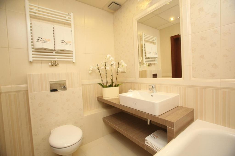 Bathroom 4, Dwor Kresowy, Jarosław