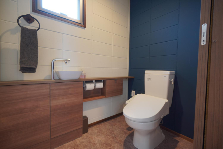 Bathroom 3, CondoYumangi, Onna
