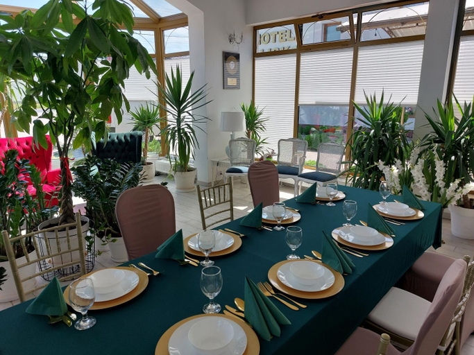 Others 3, Hotel u Liska, Kutno