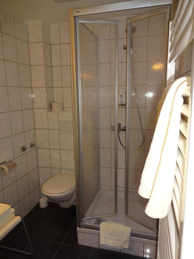 Bedroom 3, Hotel Sonnenhof, Lippe