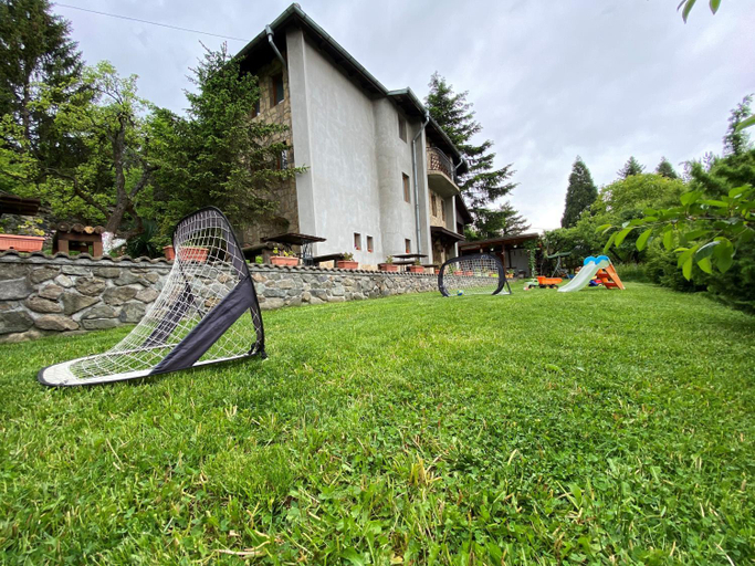 Others 4, Villa Pontica, Stolichna