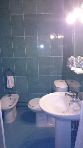 Bathroom 4, Residencial S. Giao, Valença