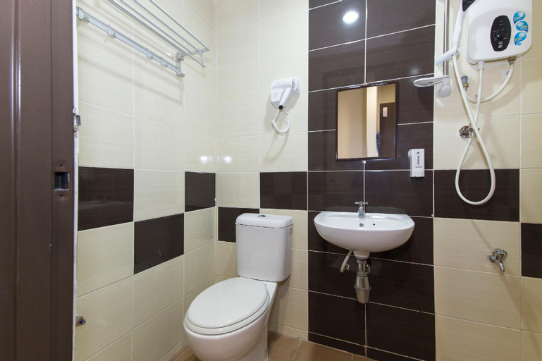 Bathroom 11