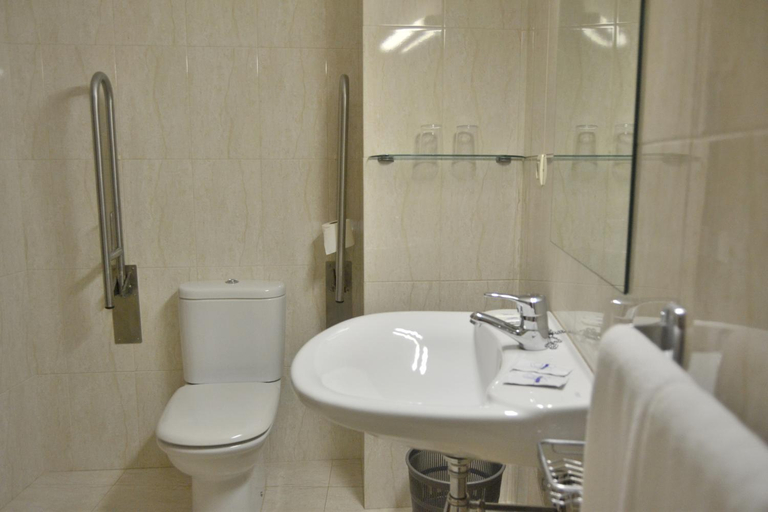 Bathroom 2, Hotel Almendra, A Coruña