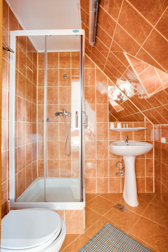 Others 4, Hotel Bianca, Risca