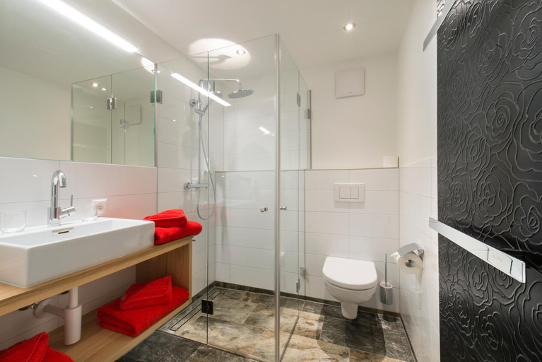 Bathroom, Boutiquehotel Grandau, Bludenz