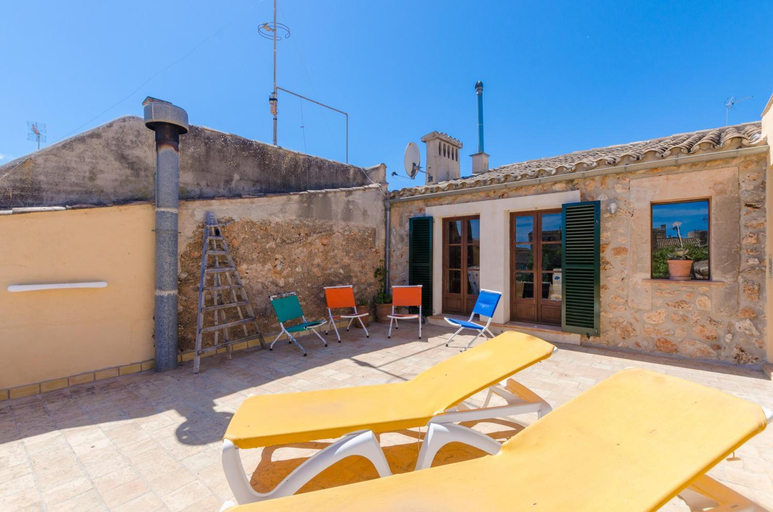 Others 5, CAN MORA, Baleares