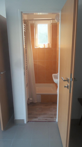 Bathroom 3, Ubytovanie v sukromi Maria Bullova, Žilina