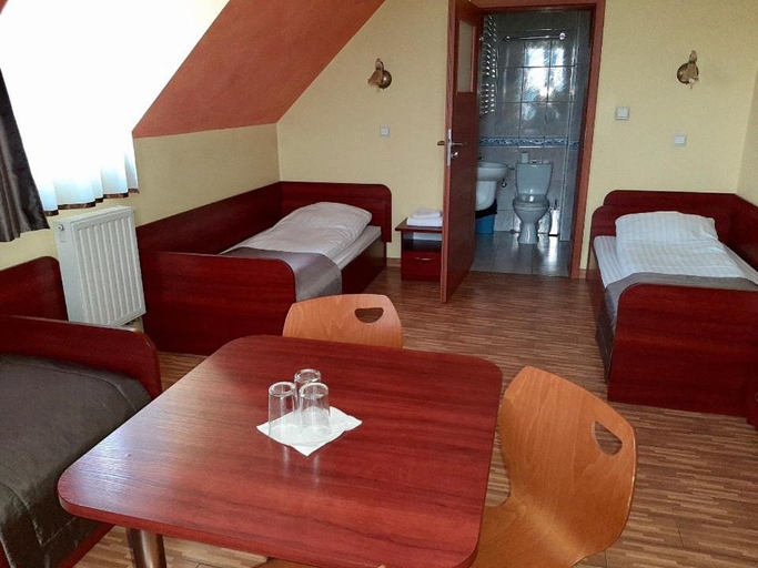 Others 4, Motel Gorno, Kielce