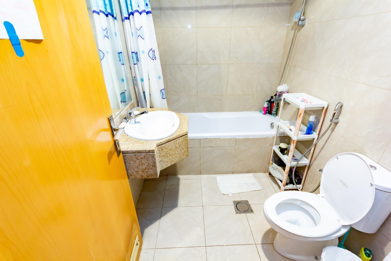 Bathroom 2, Lovely Spacious Rooms For Ladies in Marina للفتيات فقط, Dubai