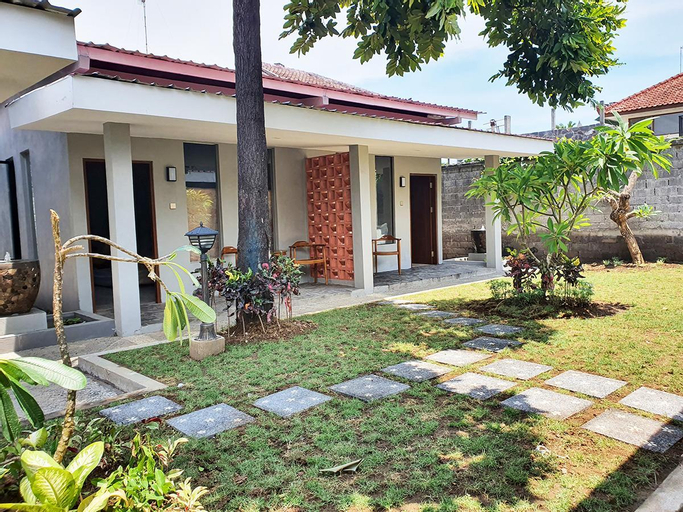 Exterior 4