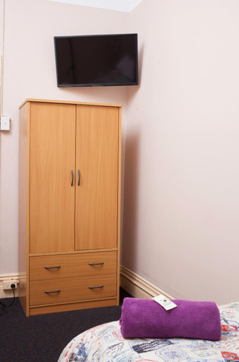 Bedroom 3, The Cally Hotel, Warrnambool