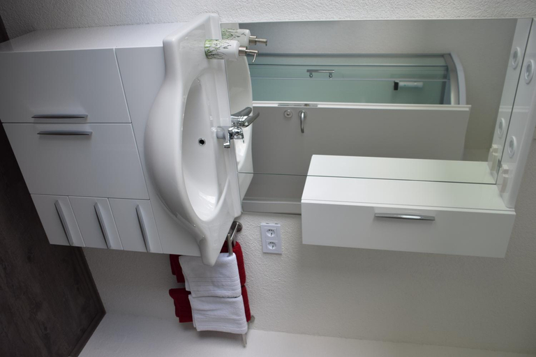 Bathroom 2, Harmonie Stuberl, Vöcklabruck