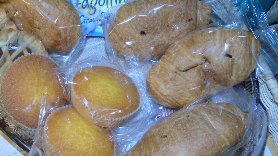 Food & Drinks 9