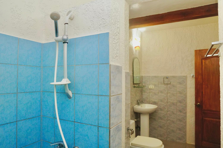 Bathroom 3, Flower Garden Resort, Panglao