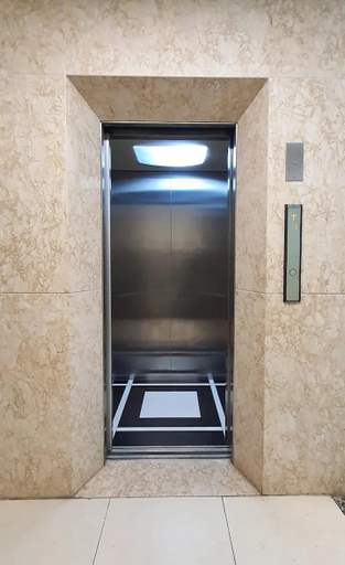 Exterior & Views 15
