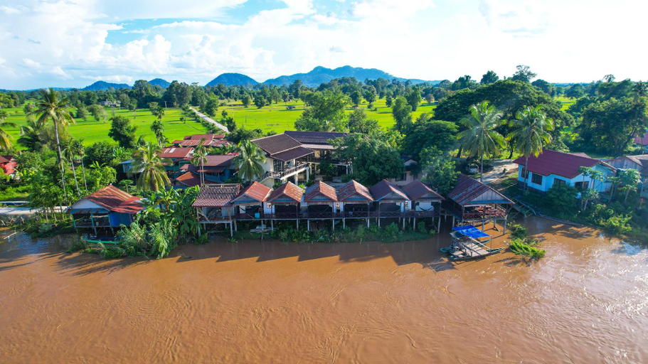 Others 3, Mr Tho's Bungalow, Khong