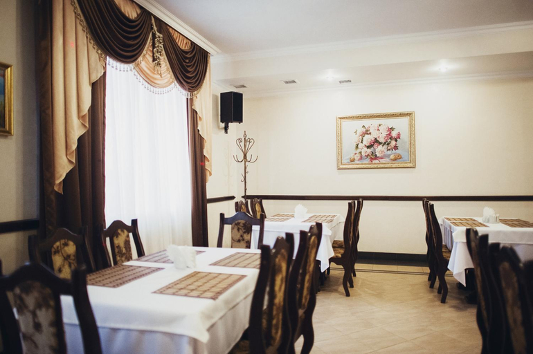 Food & Drinks 4, Complex Zolota Pidkova, Zolochivs'kyi