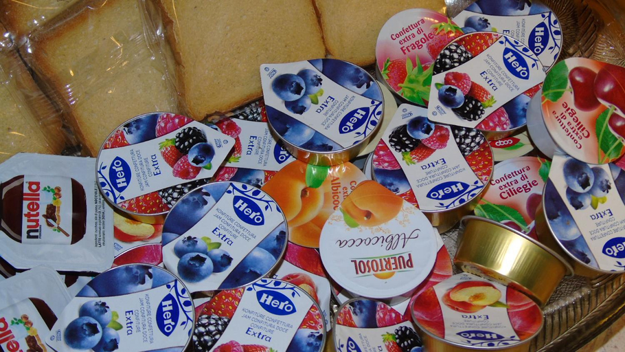 Food & Drinks 12