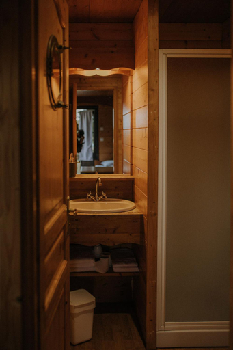 Bathroom 3, Domaine d'Escapa, Gers