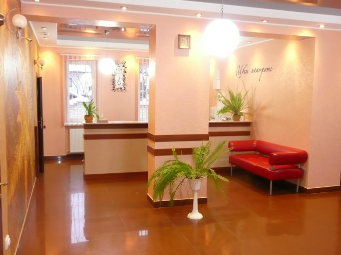Public Area 2, Tsvit Paporoti, Iaremchans'ka