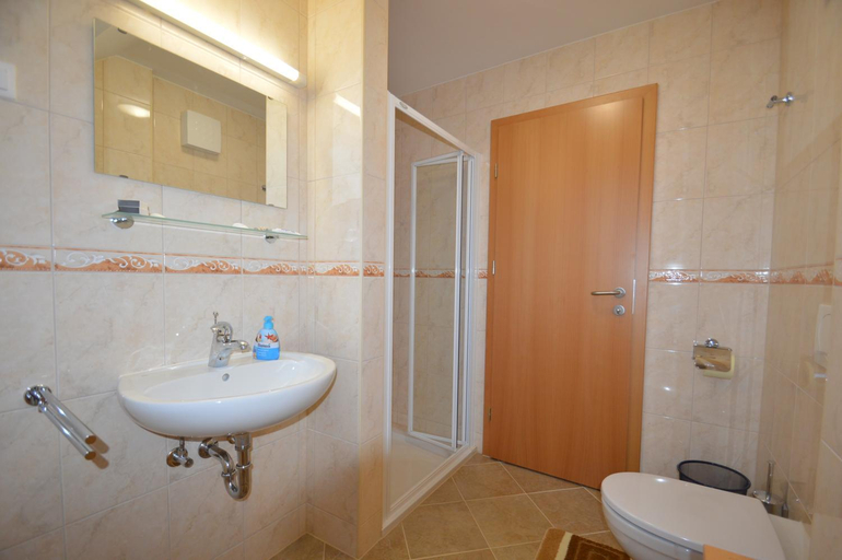 Bathroom 2, Hostel Strug, Slovenska Bistrica