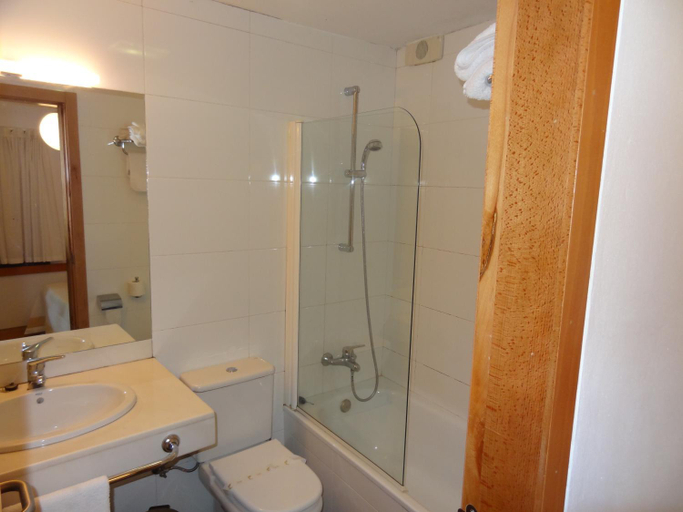 Bathroom 5, Hotel Restaurante Marroncin, Asturias