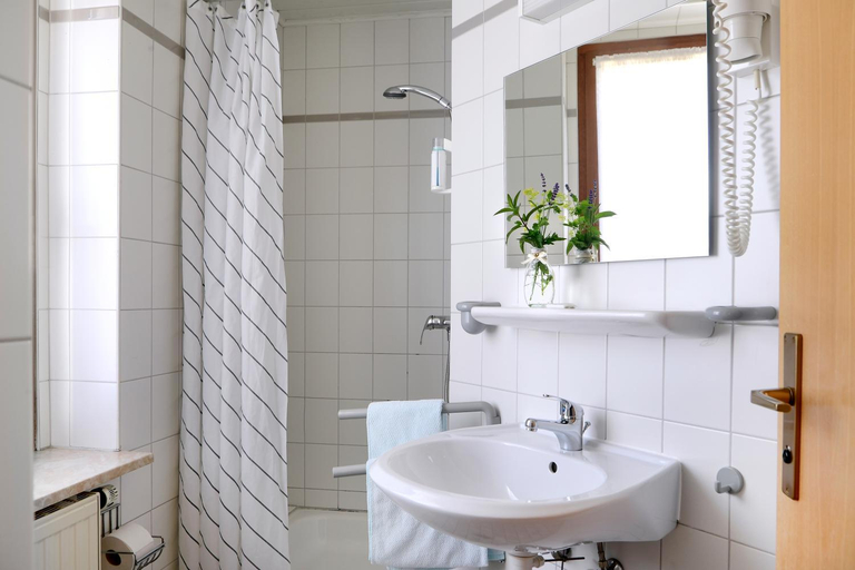 Bathroom 4, Im Kräutergarten, Saalfeld-Rudolstadt
