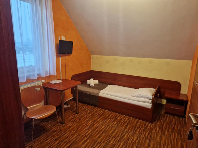 Others 2, Motel Gorno, Kielce