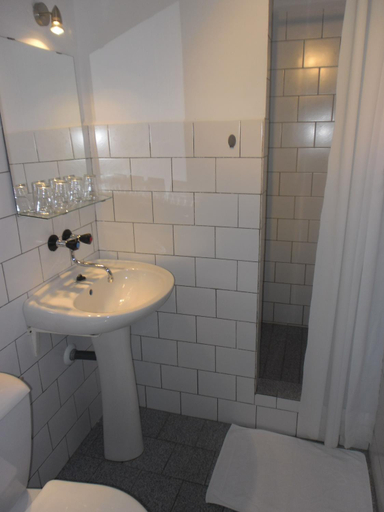 Bathroom 2, bike-Hotel Medenec, Liberec