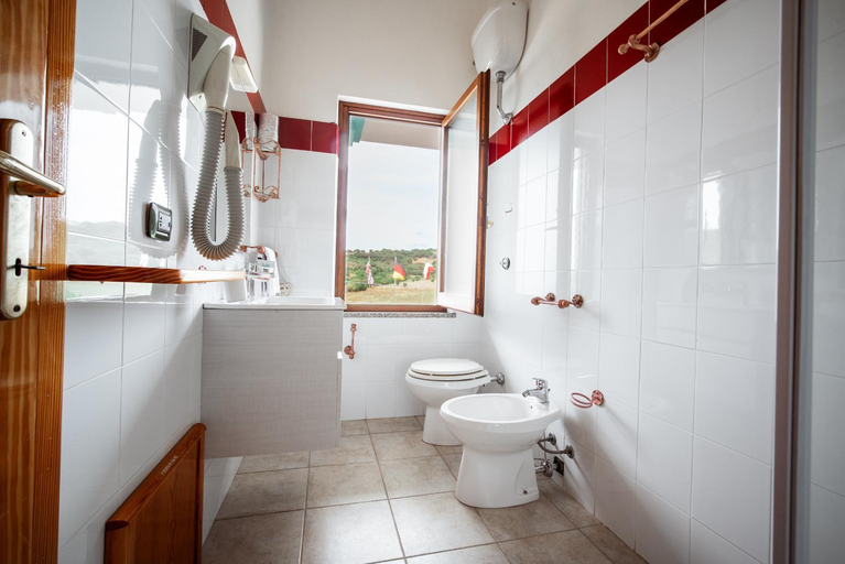 Bathroom 3, Baja Azzurra, Ogliastra